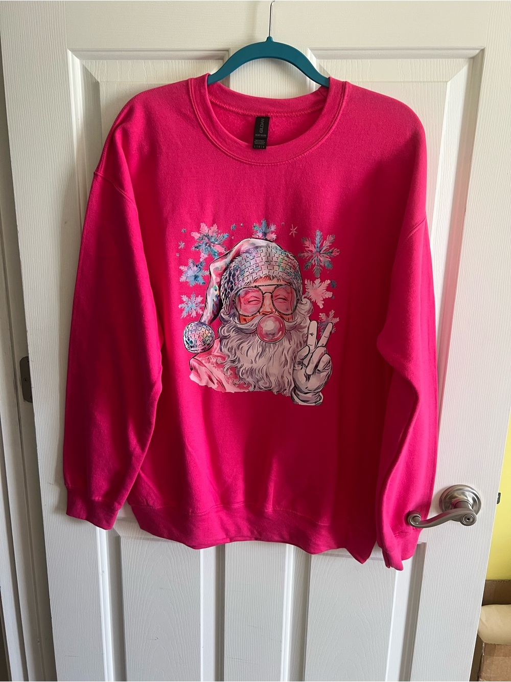 Gildan Heavy Blend Pink Graphic Santa Crewneck Sweatshirt - Never worn NWOT